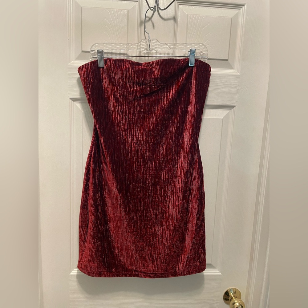 NWOT Naked Wardrobe Plush Velvet Strapless Dress In Wine